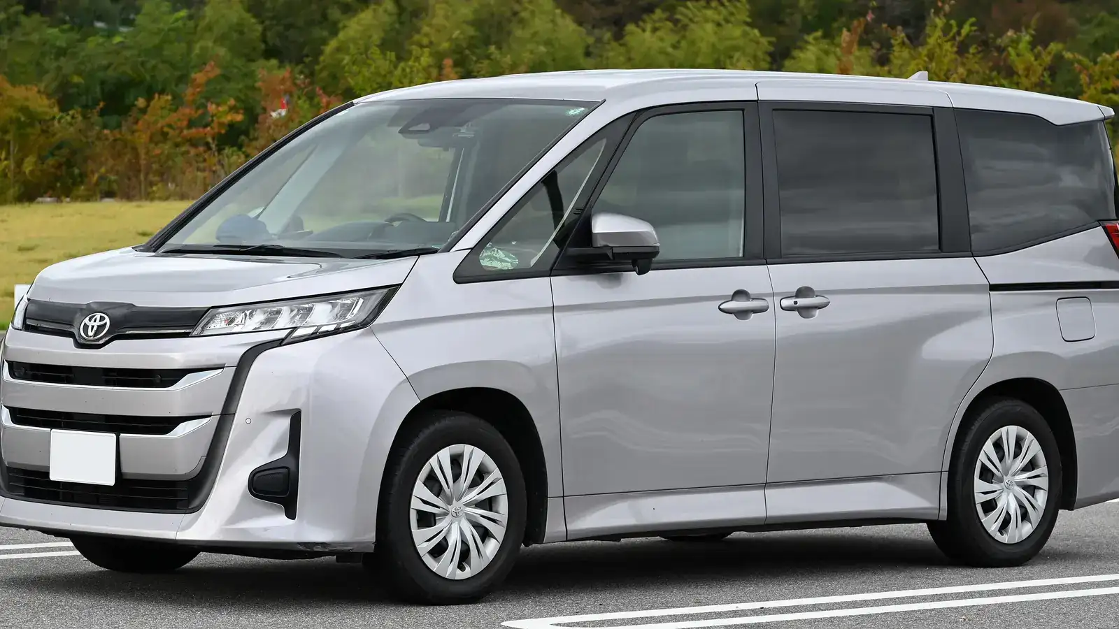A Toyota Noah